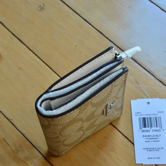 Coach CM852 Bifold Wallet In Signature Canvas - Picture 4 of 8